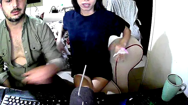 Snapshot of Coldskull69 chatting on February 27, 7:37 pm Coldskull69 online show from February 27, 7:37 pm