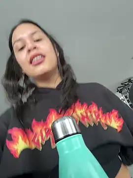 soyemi online show from February 8, 6:00 pm