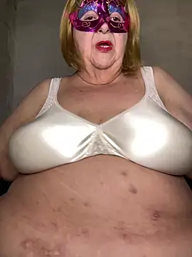 Snapshot of mariannecox chatting on December 27, 2:25 am mariannecox online show from December 27, 2:25 am