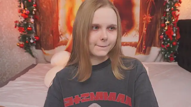 Snapshot of minx_g1rl chatting on December 6, 3:00 pm minx g1rl online show from December 6, 3:00 pm