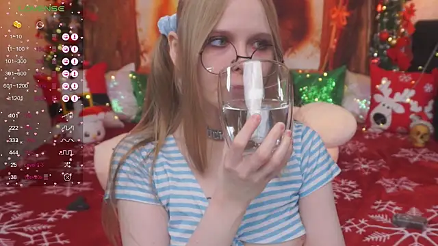 Snapshot of minx_g1rl chatting on December 28, 4:08 am minx g1rl online show from December 28, 4:08 am