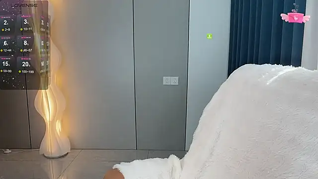 Mandy-- online show from October 24, 3:25 am