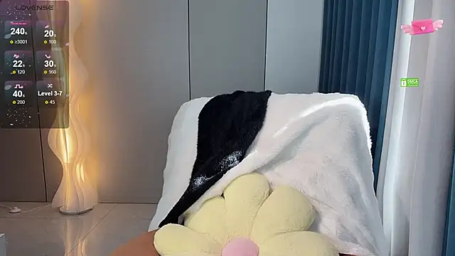 Mandy-- online show from November 28, 3:20 am