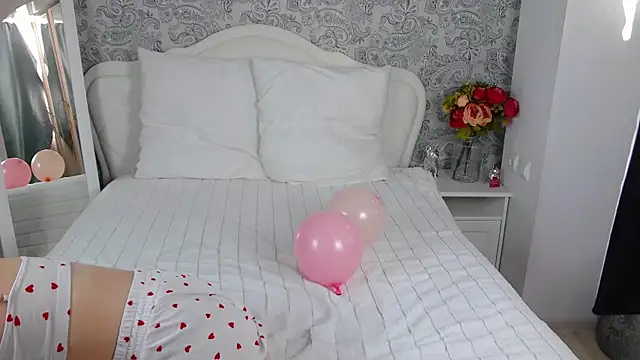 MollyBrams online show from September 28, 4:07 am