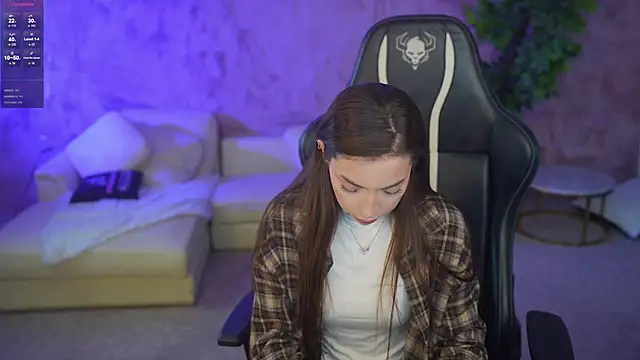 Snapshot of Kate054 chatting on October 10, 7:40 am Kate054 online show from October 10, 7:40 am