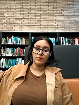 Snapshot of Annya-sweet chatting on March 12, 2:56 pm Annya-sweet online show from March 12, 2:56 pm