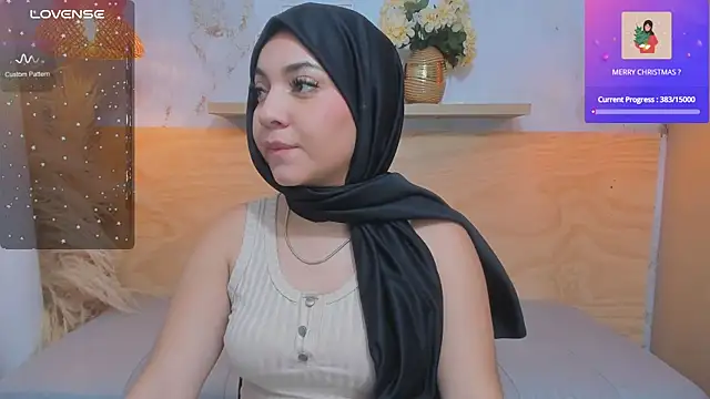 Snapshot of Sooffii_1 chatting on December 23, 10:33 pm Sooffii 1 online show from December 23, 10:33 pm