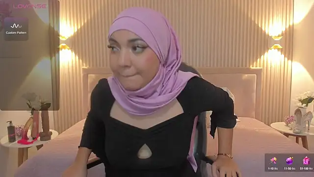 Snapshot of Sooffii_1 chatting on January 8, 1:53 am Sooffii 1 online show from January 8, 1:53 am