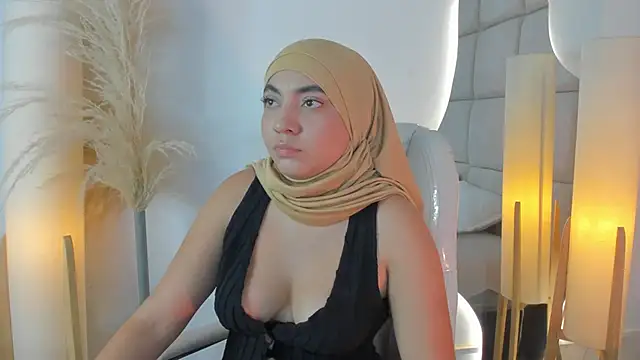 Snapshot of Sooffii_1 chatting on January 14, 2:17 am Sooffii 1 online show from January 14, 2:17 am