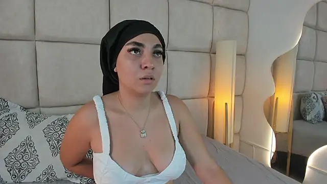 Snapshot of Sooffii_1 chatting on February 3, 2:10 am Sooffii 1 online show from February 3, 2:10 am