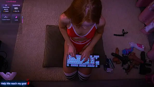 Snapshot of Redhead_Shark_new chatting on June 20, 8:33 pm Redhead Shark new online show from June 20, 8:33 pm