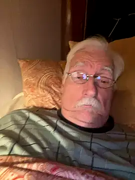 Snapshot of Steffibi1954 chatting on November 11, 11:27 pm Steffibi1954 online show from November 11, 11:27 pm