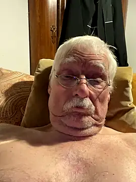 Snapshot of Steffibi1954 chatting on November 13, 9:03 pm Steffibi1954 online show from November 13, 9:03 pm