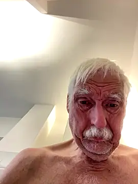 Snapshot of Steffibi1954 chatting on November 14, 9:08 am Steffibi1954 online show from November 14, 9:08 am