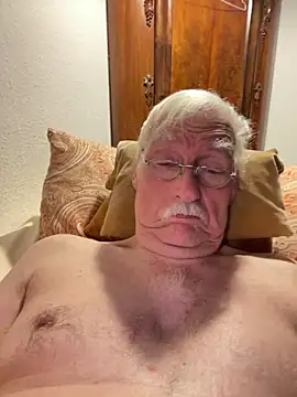 Snapshot of Steffibi1954 chatting on November 15, 11:54 pm Steffibi1954 online show from November 15, 11:54 pm