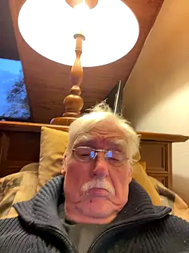 Snapshot of Steffibi1954 chatting on November 16, 3:39 pm Steffibi1954 online show from November 16, 3:39 pm