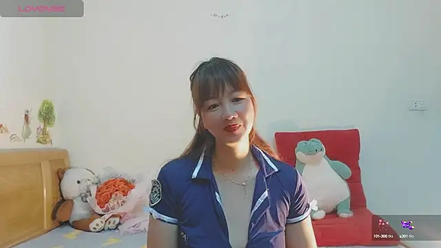 Holygirlsweet777 online show from December 17, 1:07 am