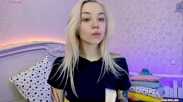 LillyMoure  online show from January 23, 11:58 pm