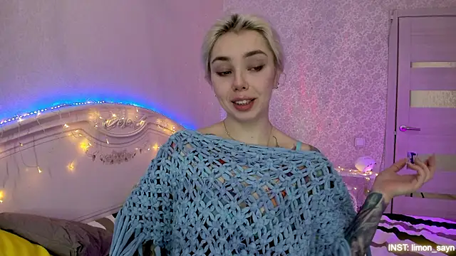 LillyMoure  online show from February 2, 11:36 pm