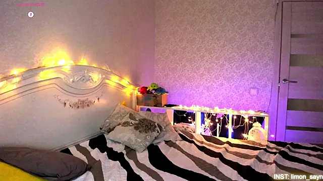 LillyMoure  online show from February 13, 11:01 pm