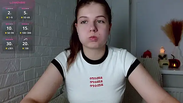 Snapshot of SayMeow_ chatting on October 13, 5:51 am SayMeow online show from October 13, 5:51 am