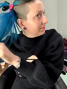 MissCumberdale online show from December 14, 6:23 pm