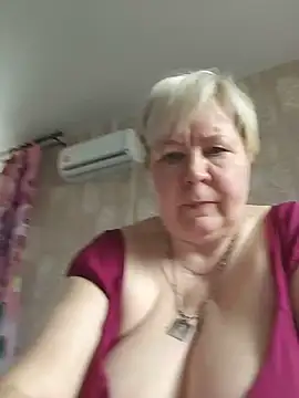 EffectFiona online show from April 4, 5:06 am