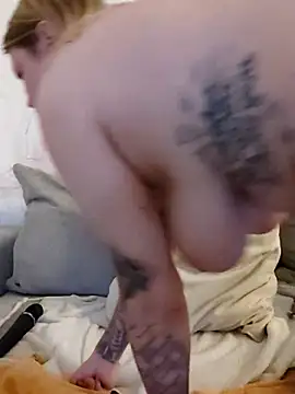 Snapshot of SexyDreamercouple89 chatting on September 21, 5:20 am SexyDreamercouple89 online show from September 21, 5:20 am