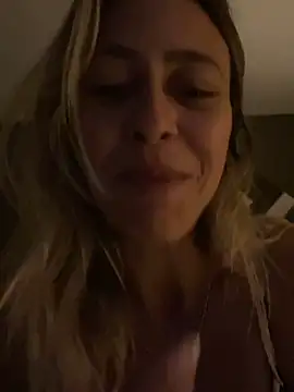 Snapshot of Gipoltergeist chatting on December 23, 3:18 am Gipoltergeist online show from December 23, 3:18 am