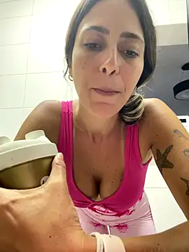 Snapshot of Gipoltergeist chatting on September 30, 2:16 am Gipoltergeist online show from September 30, 2:16 am