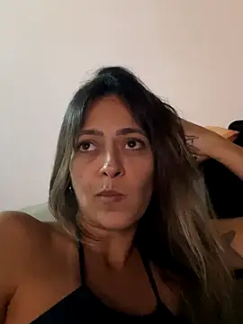 Snapshot of Gipoltergeist chatting on November 4, 1:48 am Gipoltergeist online show from November 4, 1:48 am