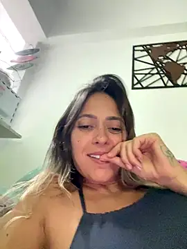 Snapshot of Gipoltergeist chatting on November 26, 1:06 am Gipoltergeist online show from November 26, 1:06 am