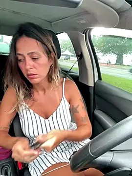 Snapshot of Gipoltergeist chatting on December 18, 7:09 pm Gipoltergeist online show from December 18, 7:09 pm