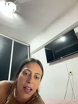 Snapshot of Gipoltergeist chatting on February 18, 1:12 am Gipoltergeist online show from February 18, 1:12 am