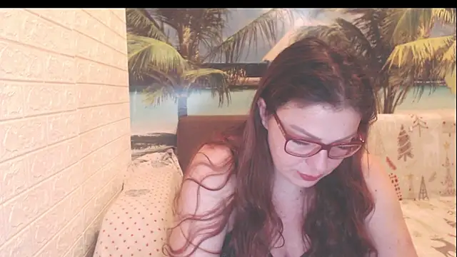 Snapshot of Queen__Natasha chatting on October 29, 10:00 pm Queen Natasha online show from October 29, 10:00 pm