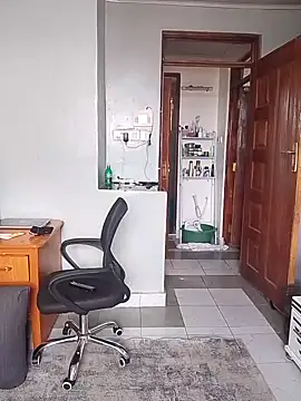 Prettybecs online show from November 29, 7:55 am