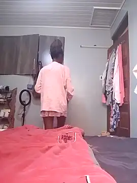 Prettybecs online show from December 15, 9:02 am