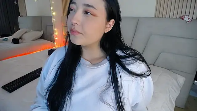 Miss Loise online show from December 15, 2:38 am