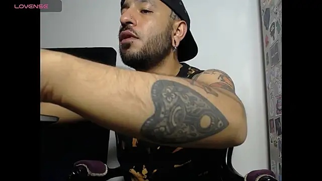 Snapshot of nika_1312 chatting on April 1, 3:51 am nika 1312 online show from April 1, 3:51 am