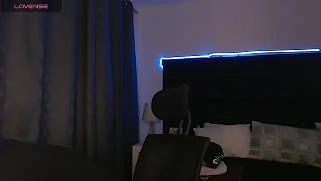 andrewmhilton  online show from September 20, 5:19 am