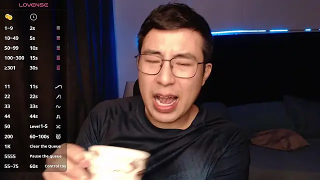 andrewmhilton  online show from November 10, 7:07 am