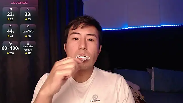 andrewmhilton  online show from March 22, 6:06 am