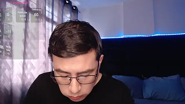 andrewmhilton  online show from May 4, 4:58 pm