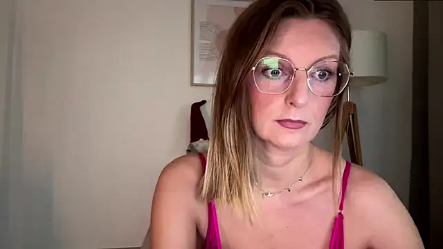 HornyJudith online show from December 15, 7:01 am