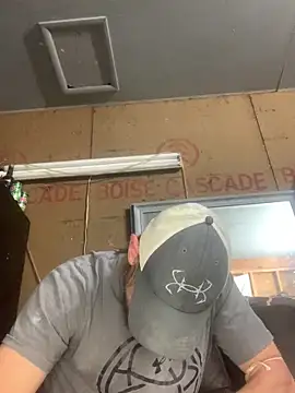 Snapshot of Midwestalpha chatting on April 6, 2:09 am Midwestalpha online show from April 6, 2:09 am