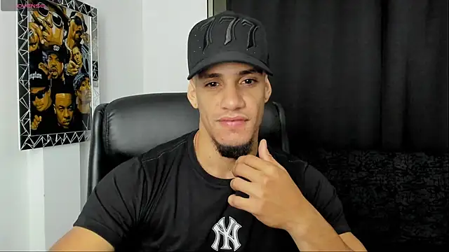 jhonnysnow17 online show from May 5, 5:26 am