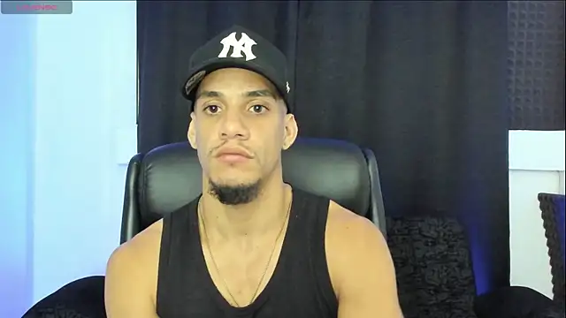 jhonnysnow17 online show from May 19, 3:57 am