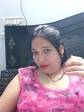Snapshot of Poojabhabi101 chatting on April 6, 6:03 am Poojabhabi101 online show from April 6, 6:03 am