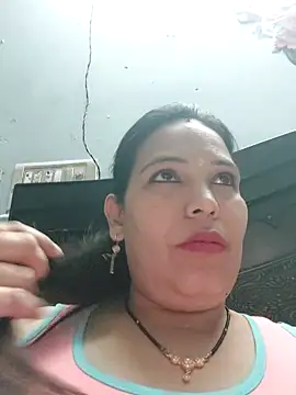 Snapshot of Poojabhabi101 chatting on April 12, 5:34 am Poojabhabi101 online show from April 12, 5:34 am