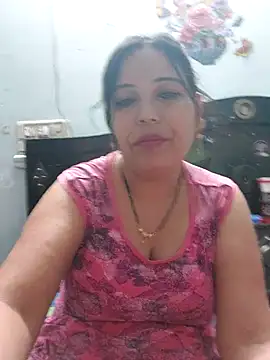 Snapshot of Poojabhabi101 chatting on April 16, 5:52 am Poojabhabi101 online show from April 16, 5:52 am